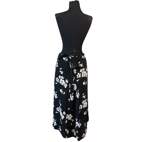 GAP Black and White Wrap Midi Skirt for Cocktail - Picture 6 of 11